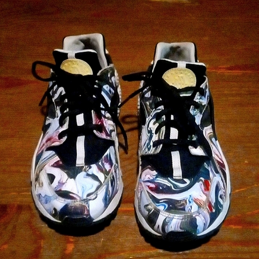 Used W/O Box! Women’s Nike Air Huarache Swirl Multi ColoredSporty Sneaker Size 9
